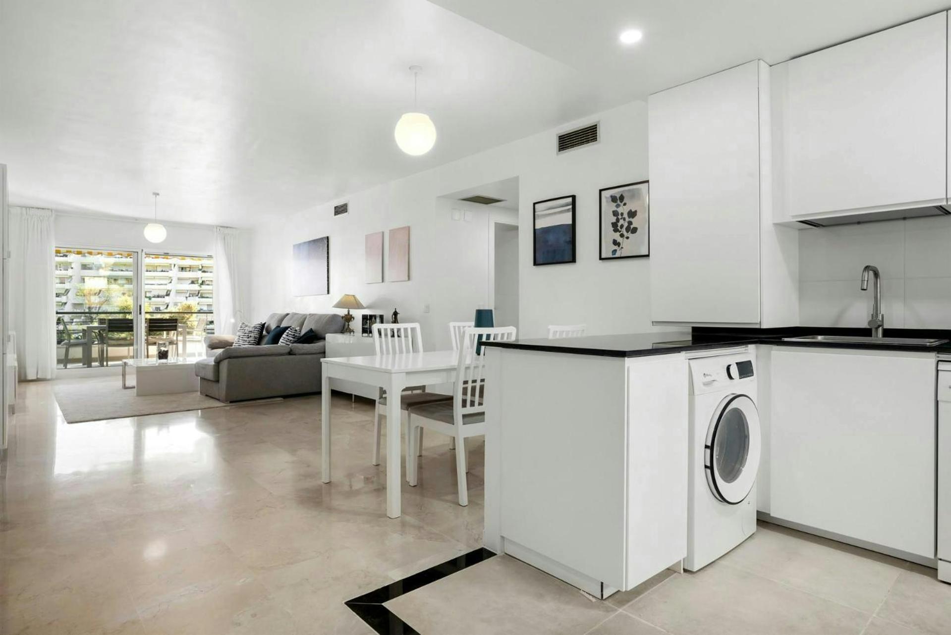 Apartment En Guadalmina Con Vistas Al Golf