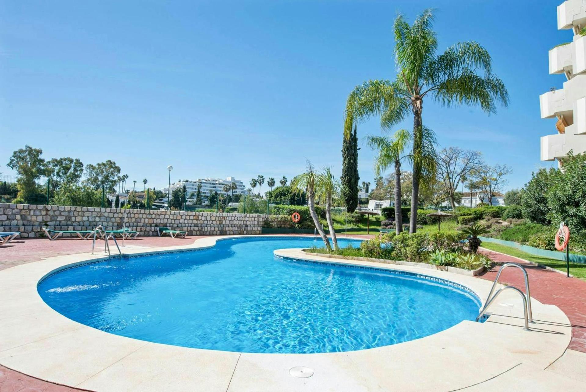 Apartment En Guadalmina Con Vistas Al Golf *