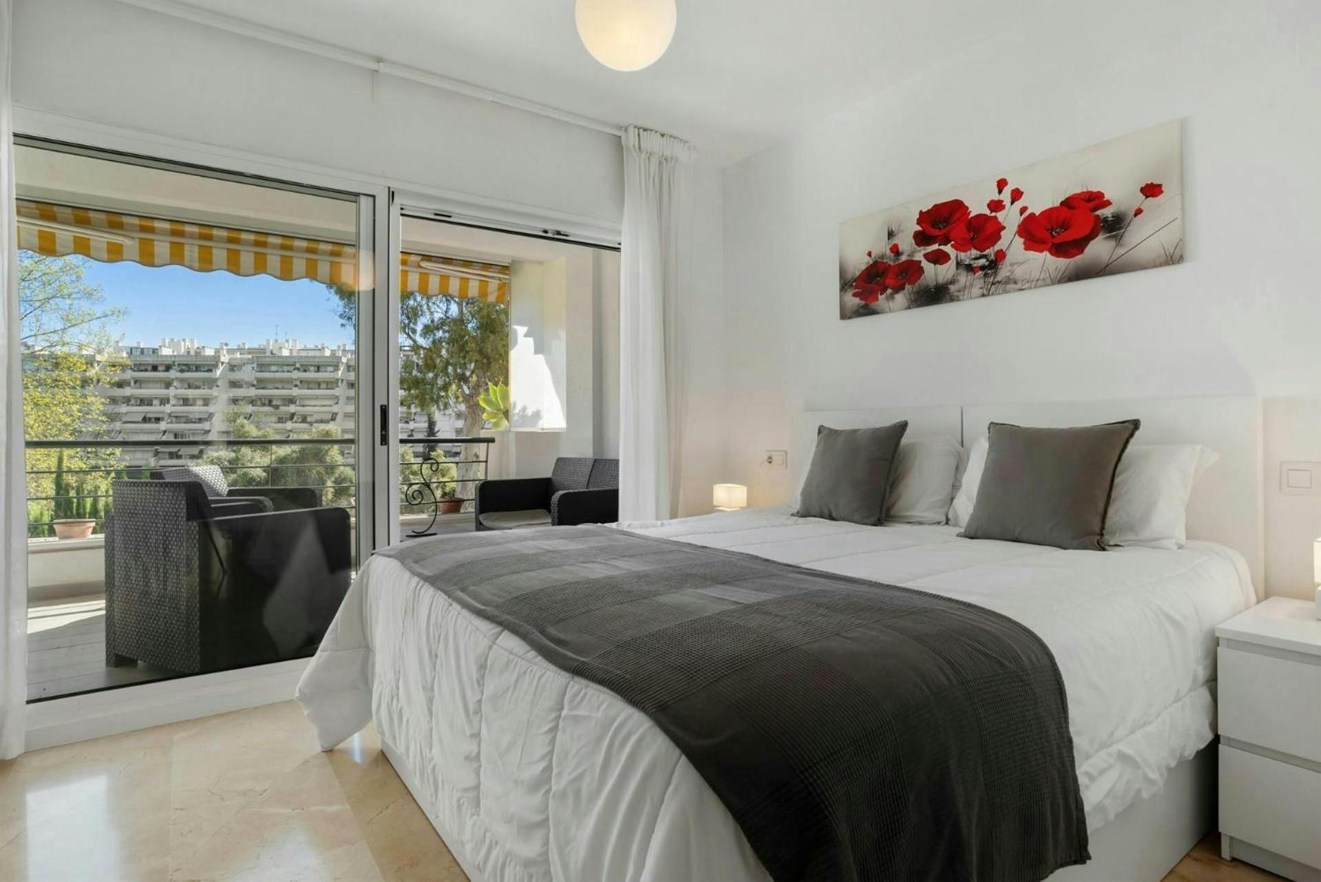 Apartment En Guadalmina Con Vistas Al Golf
